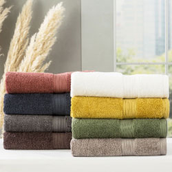 Wamsutta + Hygro Duet Bath Towel Collection